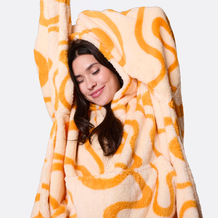Keltainen aaltoileva Teddy HappyHoodie