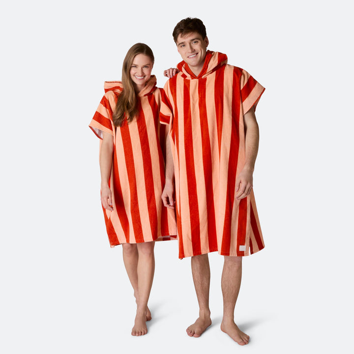 Raidallinen punainen Kylpyponcho