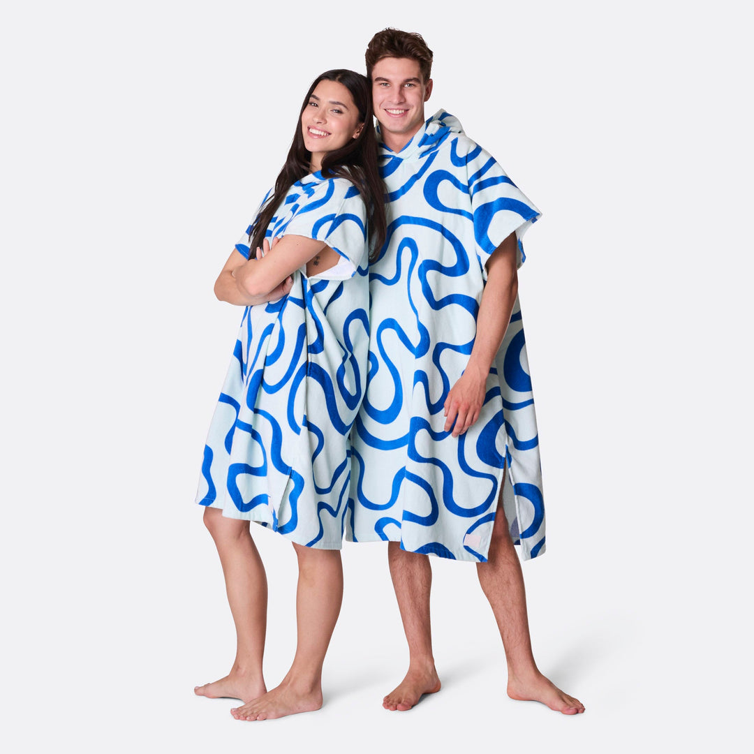 Sininen aaltoileva kylpyponcho