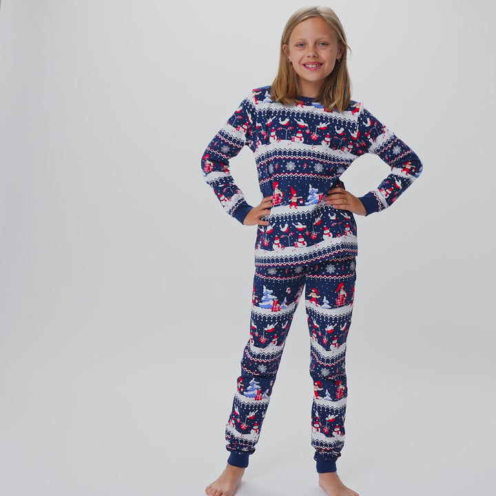Lasten joulupyjama joulumaisema